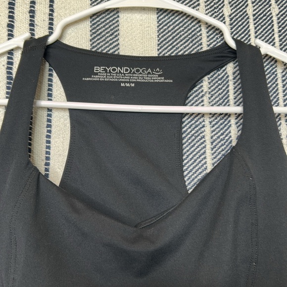 Beyond Yoga Black Crop Top - Picture 4 of 6